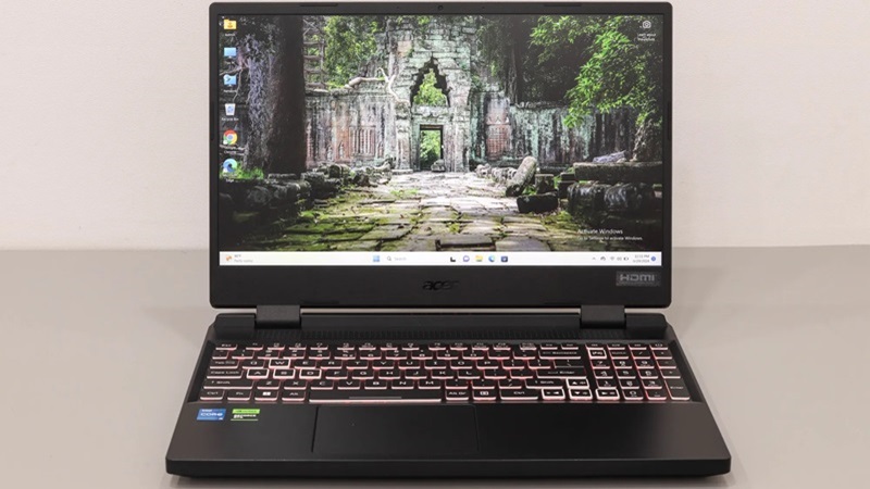 Với CPU i5-12450H và RAM 16GB, máy xử lý game nặng mượt mà Acer Nitro 5 Tiger AN515-58-54ZE có thiết kế mạnh mẽ, hầm hố