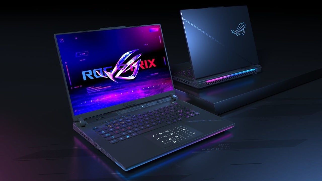 Màn hình 16 inch QHD+ và RAM 16GB mang đến trải nghiệm chơi game tuyệt vời ASUS ROG Strix G16 có thiết kế đậm chất game thủ, viền ánh sáng bắt mắt