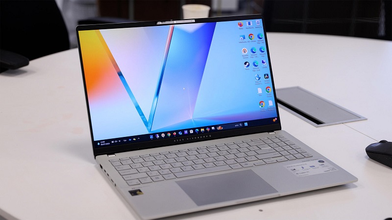 Vivobook X sở hữu thiết kế gọn nhẹ, dễ dàng mang theo mọi nơi, phù hợp di động cao