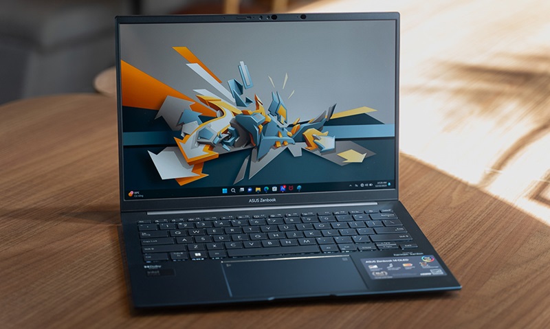 Cấu hình mạnh mẽ: Core Ultra 7, RAM 32GB, SSD 1TB, màn OLED 3K Asus Zenbook 14 OLED UX3405MA có thiết kế mỏng nhẹ, chỉ 1.2kg