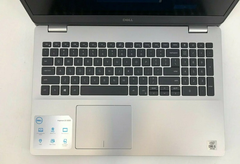 Dell 5593 có bàn phím và touchpad mượt mà, đáp ứng tốt nhu cầu công việc Bàn phím Dell 5593 nhám, hành trình dài, nhập liệu thoải mái, dễ chịu