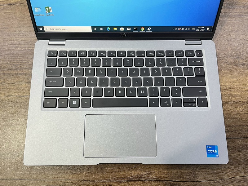 Dell Latitude 5420 trang bị bàn phím Chiclet gõ êm ái, hạn chế tiếng ồn