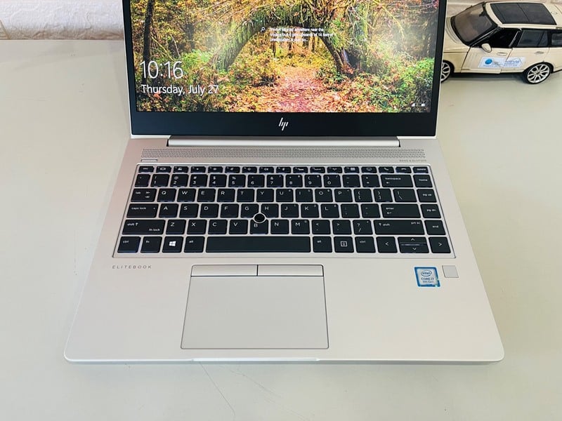 HP Elitebook 840 G5 có bàn phím lớn, hành trình phím sâu cho cảm giác gõ thoải mái