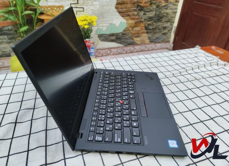 Bàn phím ThinkPad nổi tiếng, gõ nhanh, chính xác Bàn phím ThinkPad nổi tiếng, gõ nhanh, êm tay