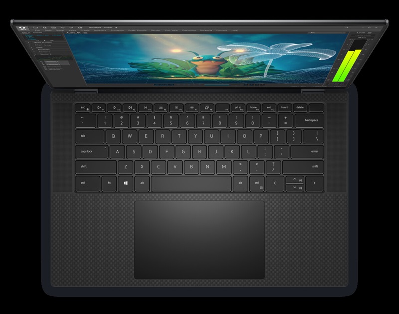 Máy có bàn phím tiêu chuẩn, cải tiến từ bản 5560