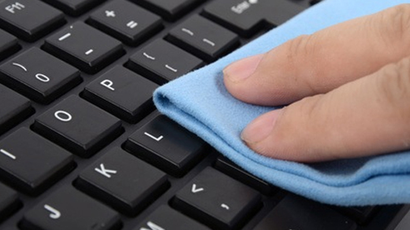 Vệ sinh bàn phím rời để bàn phím hoạt động ổn định Vệ sinh bàn phím rời sạch sẽ
