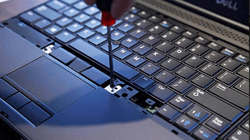 Phím bị liệt cần mang bàn phím ra cửa hàng để sửa chữa Trường hợp bàn phím laptop bị liệt một nhóm phím nào đó