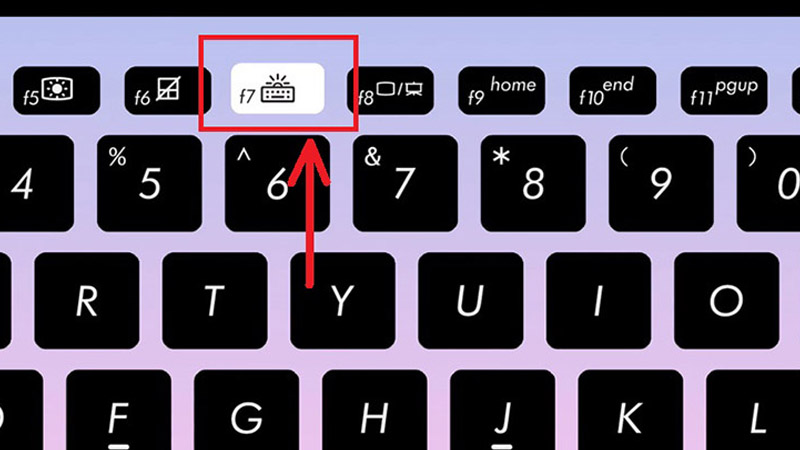 Quan sát các phím từ F1 đến F12 trên bàn phím để xem laptop có hỗ trợ bật đèn bàn phím không Kiểm tra phím chức năng