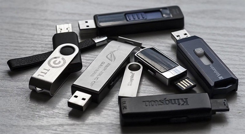 Bộ nhớ Flash được tích hợp trong thiết bị nhỏ gọn Bộ nhớ Flash được tích hợp trong các thiết bị