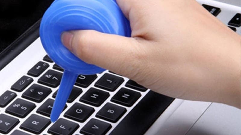 Vệ sinh máy tính thường xuyên để máy hoạt động tốt Vệ sinh máy tính thường xuyên là công việc quan trọng