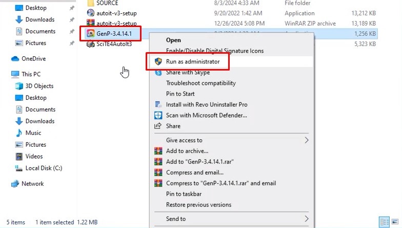 Bấm chuột phải SciTE4AutoIt.exe và chọn Run as Administrator