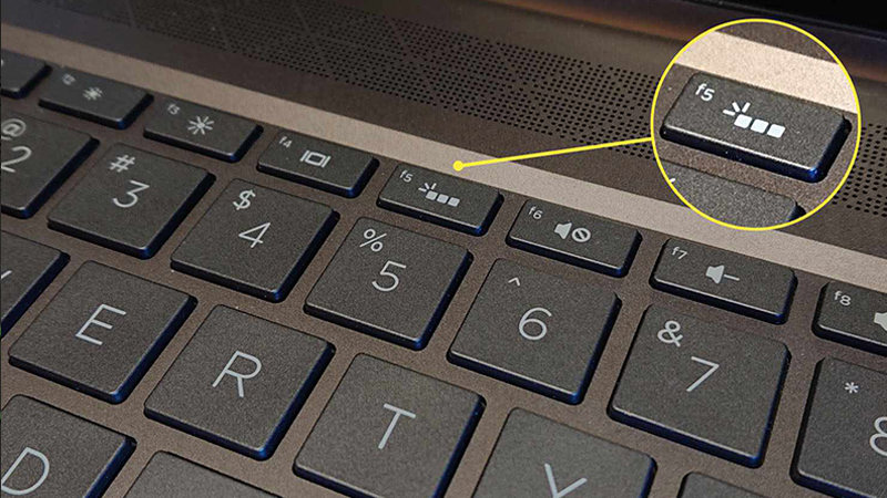 Xem trên các phím có ký hiệu bàn phím + tia sáng