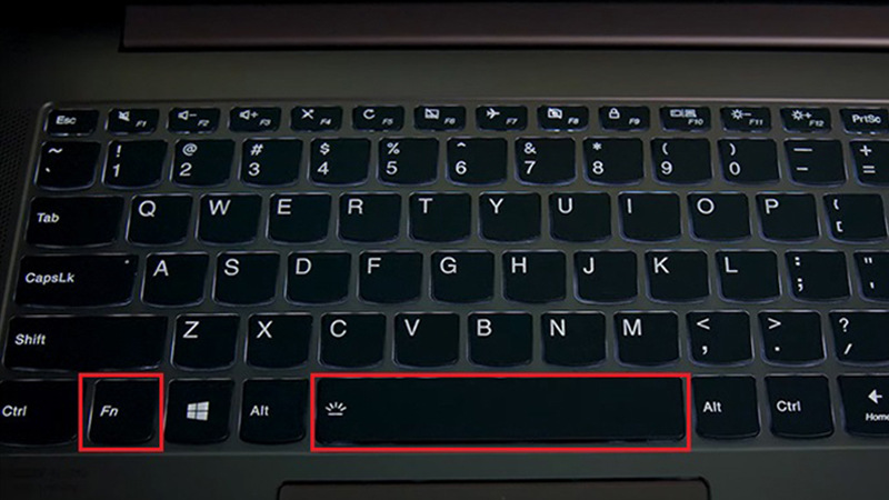 Nhấn tổ hợp phím Fn + Space 