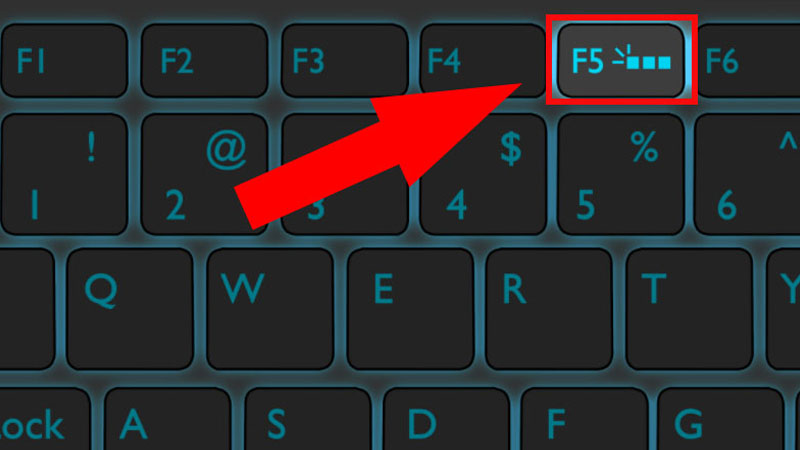 Bấm Fn + F5 để bật đèn bàn phím laptop HP