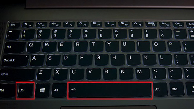 Dùng tổ hợp Fn + Space để bật đèn bàn phím laptop Lenovo