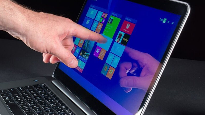 Không nên chạm vay vào màn hình của máy tính Hạn chế chạm vay vào màn hình máy tính