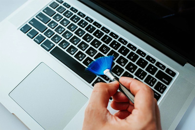 Vệ sinh máy định kỳ để thiết bị hoạt động tốt