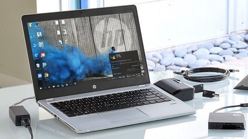 Có thể cắm sạc máy tính trong lúc sử dụng Cắm sạc trong lúc sử dụng