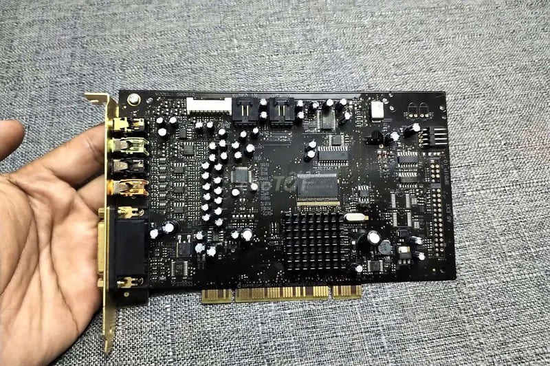 Sound card là một bộ phận của máy tính