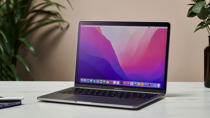 Chọn SSD tăng tốc độ xử lý, card đồ họa rời nếu cần chạy ứng dụng đồ họa nặng Cấu hình laptop nên phù hợp ngành học, từ CPU đến RAM, ổ cứng và đồ họa