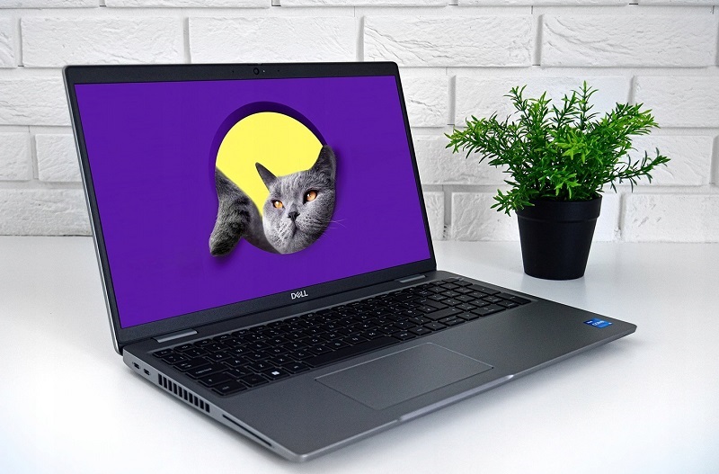 Máy trang bị các bộ vi xử lý Intel Core i5 1245U