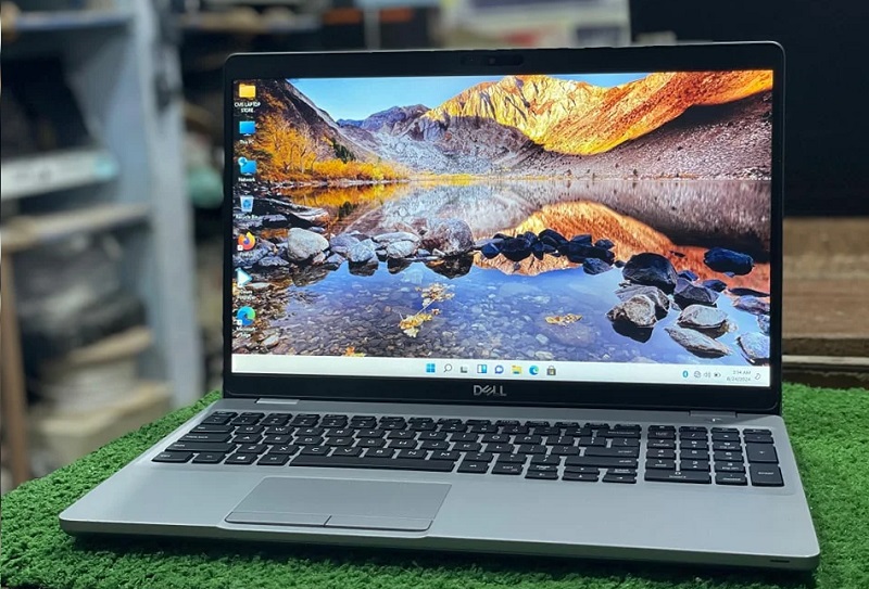 Card Intel UHD Graphics hỗ trợ xử lý hình ảnh tốt, đáp ứng nhu cầu công việc linh hoạt Dell Latitude 5510 trang bị Intel Core i5 10310U mạnh mẽ, xử lý mượt mọi tác vụ văn phòng