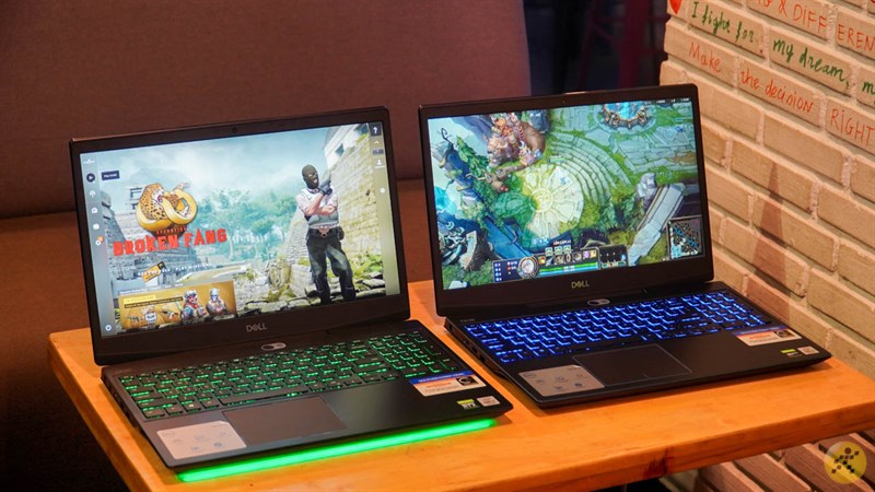 Kích thước màn hình lớn và độ phân giải cao là yếu tố quan trọng giúp cải thiện trải nghiệm chơi game Laptop gaming thường có màn hình từ 15 - 17 inch để tối ưu hóa trải nghiệm chơi game