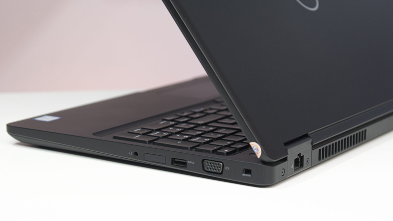 Cổng kết nối đa dạng