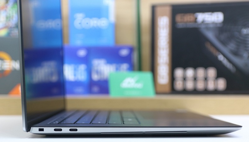 Dell Precision 5550 có đầy đủ cổng USB-C, Thunderbolt 3, SD, HDMI, jack 3.5mm