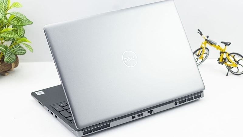 Mẫu máy trạm được trang bị đa dạng các cổng kết nối Mẫu máy trạm được trang bị đa dạng các cổng kết nối