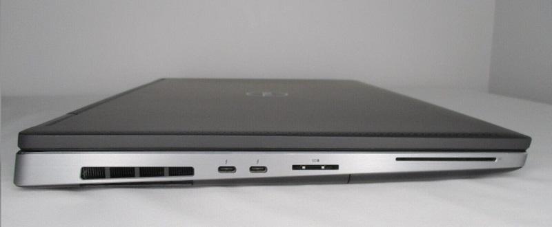 Máy trang bị đầy đủ cổng kết nối, thuận tiện cho việc kết nối ngoại vi