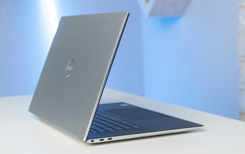 Máy có 2 cổng Thunderbolt 3, một cổng USB-C 3.1 Máy có 2 cổng Thunderbolt 3, một cổng USB-C 3.1