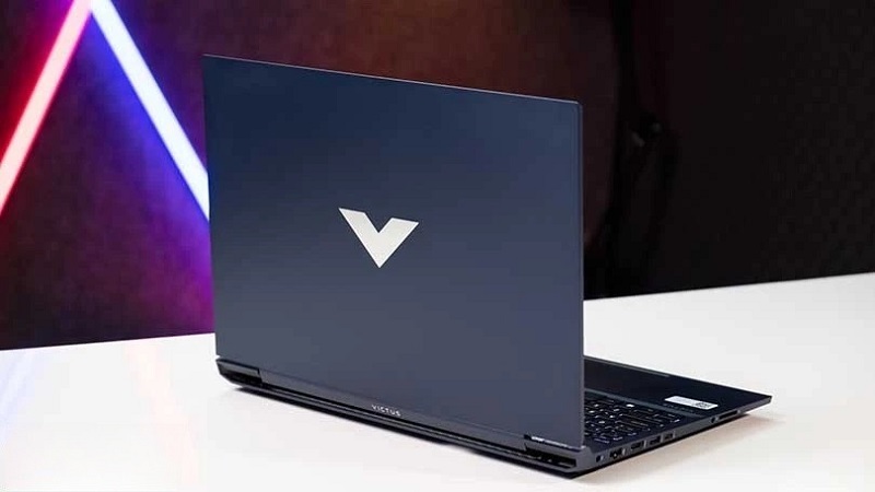 Trang bị đầy đủ các cổng kết nối cần thiết bao gồm USB 3.0