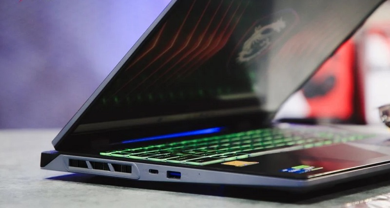 Các mẫu laptop MSI tại TPHCM đáp ứng tốt nhu cầu kết nối với các cổng hiện đại Laptop MSI TPHCM có cổng USB-A, USB-C, HDMI, LAN RJ45, DisplayPort đa dạng