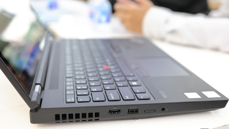 Cổng kết nối đa dạng, đầy đủ cần thiết