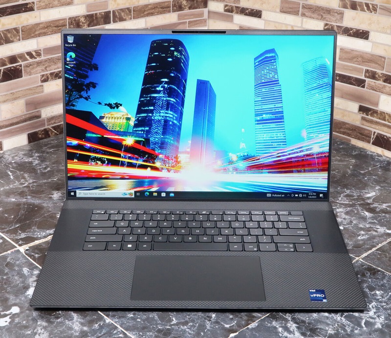 Laptop thu hút người dùng chuyên nghiệp nhờ tính di động cao Máy kết hợp hiệu năng mạnh mẽ với thiết kế UltraBook