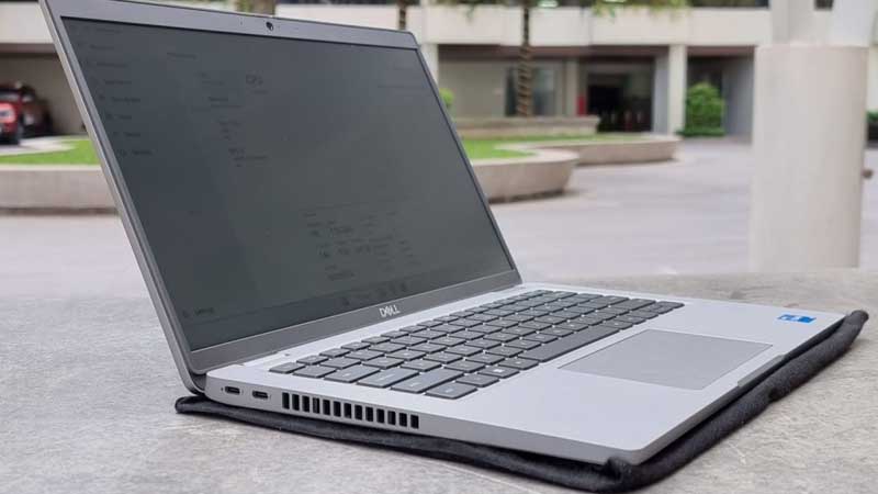 Bàn phím mang lại cảm giác gõ thoải mái Bàn phím mượt mà