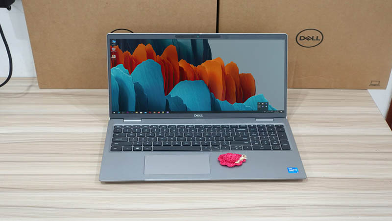 Dell Latitude 5520 được thiết kế sang trọng, cao cấp Dell Latitude 5520 có thiết kế hiện đại