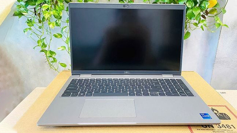 Dell Latitude 5520 được thiết kế mỏng nhẹ Dell Latitude 5520 có cấu hình mạnh mẽ