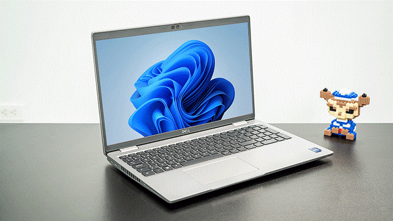 Máy với Intel i5, 8GB RAM, SSD 256GB và màn hình FHD