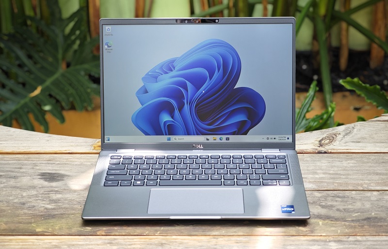 Trang bị chip Intel i5-1345U, RAM 16GB, SSD 256GB, hiệu năng đa nhiệm mượt mà