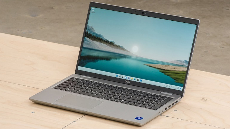 Dell Precision 3571 là laptop dành cho sinh viên cơ khí Dell Precision 3571 được thiết kế vỏ kim loại chắc chắn