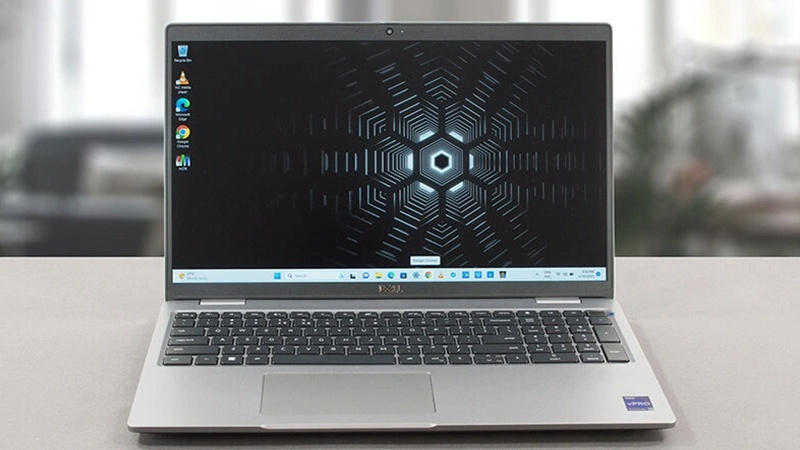 Dell Precision 3580 được thiết kế cấu hình mạnh mẽ Dell Precision 3580 có thiết kế cấu hình mạnh mẽ