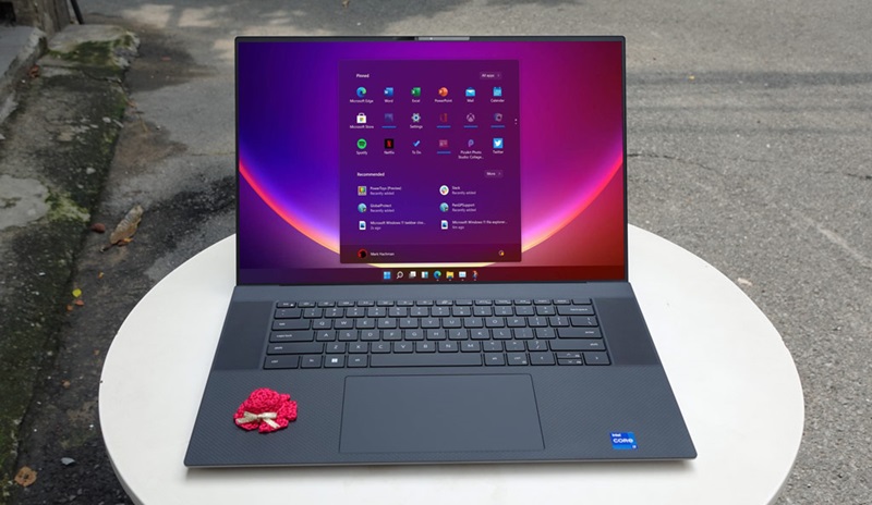 Máy có thiết kế mỏng nhẹ, hiệu suất vượt trội cho công việc chuyên nghiệp Máy có thiết kế mỏng nhẹ, hiệu suất vượt trội cho công việc chuyên nghiệp