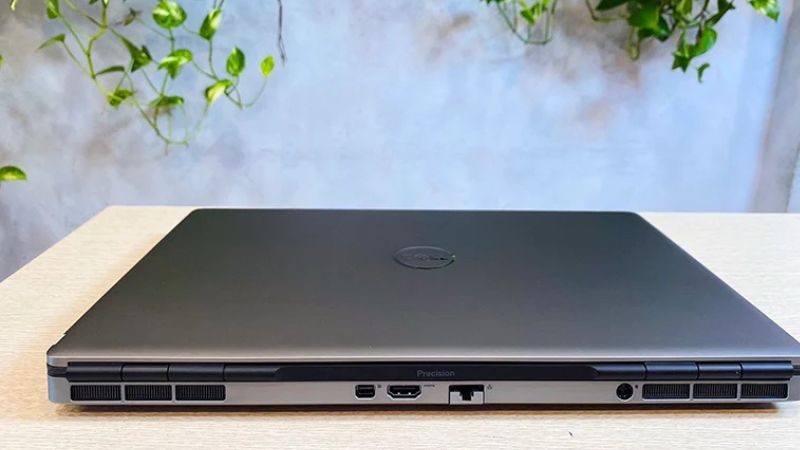 Dell Precision 7550 thiết kế mạnh mẽ phù hợp sinh viên kỹ thuật cơ điện tử Dell Precision 7550 có thiết kế cao cấp được nhiều người tin dùng