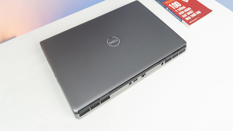 Dell Precision 7750 có cấu hình mạnh Dell Precision 7750 có thiết kế mạnh mẽ, sang trọng