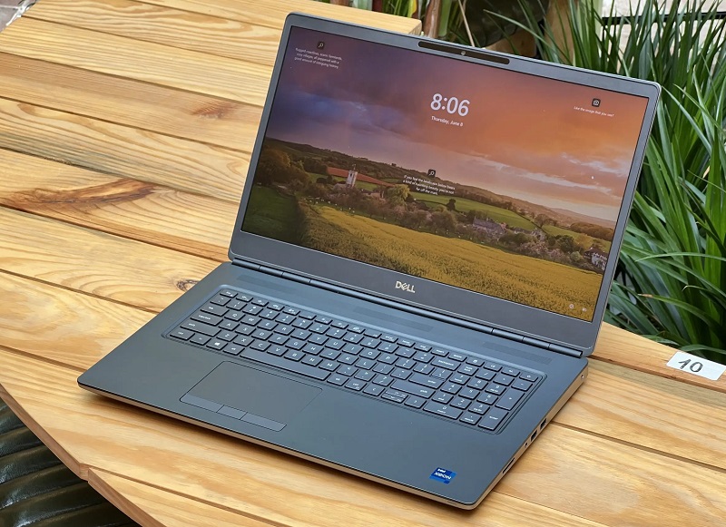  Laptop Dell Precision 7760 mạnh mẽ với Intel Core i7 và Nvidia RTX A3000, lý tưởng cho đồ họa
