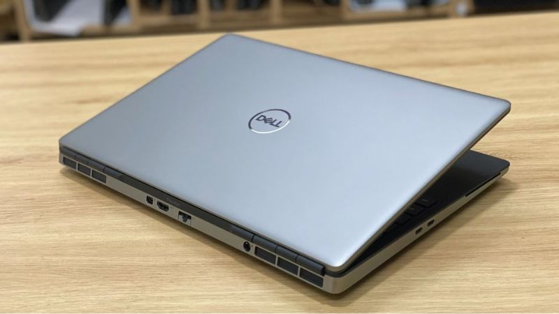 Dell Precision 7760 có cấu hình cao cấp, phù hợp cho sinh viên kỹ thuật Dell Precision 7760 có thiết kế cao cấp, mạnh mẽ