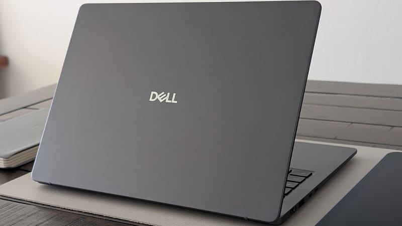 Laptop Pro 7 mỏng nhẹ cho người di chuyển thường xuyên Laptop Pro 7 mỏng nhẹ cho người cần di chuyển