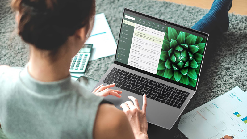 Khung máy bằng nhôm giúp máy mỏng nhẹ cứng cáp